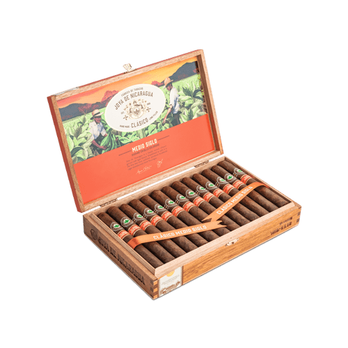 Joya de Nicaragua Clásico Medio Siglo Toro in der 25er Kiste mit offenem Deckel