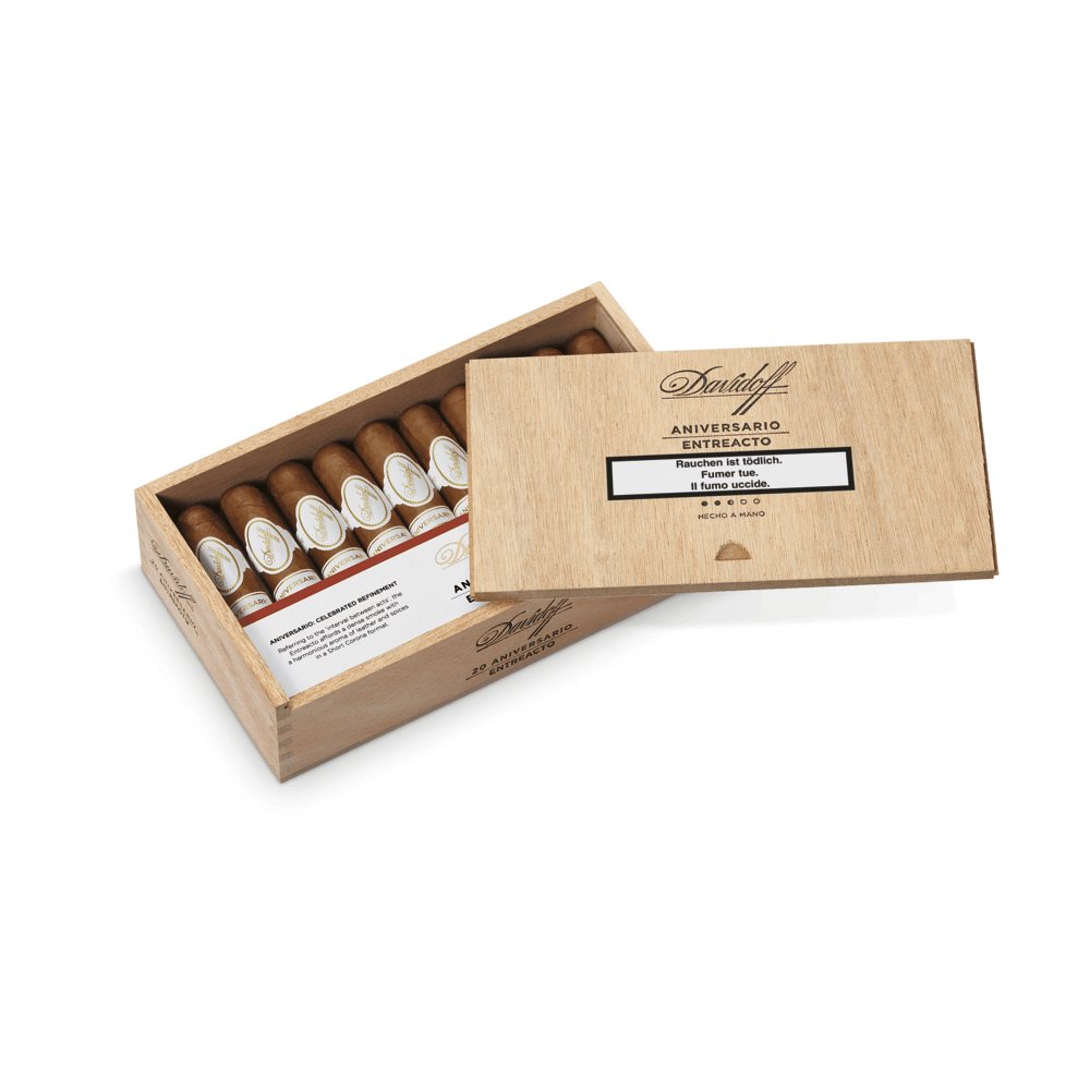 Offene Kiste mit Davidoff Aniversario Entreacto Zigarren