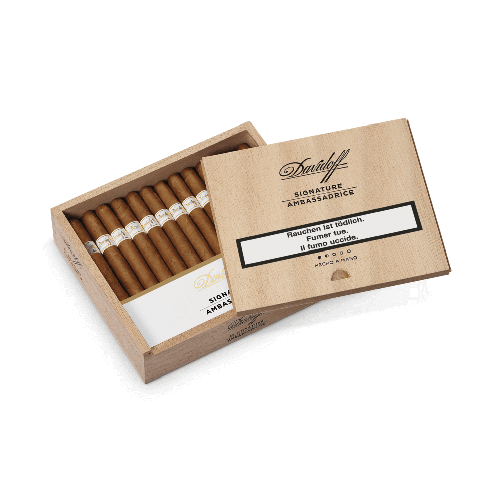 Offene Kiste mit Davidoff Signature Ambassadrice Zigarren