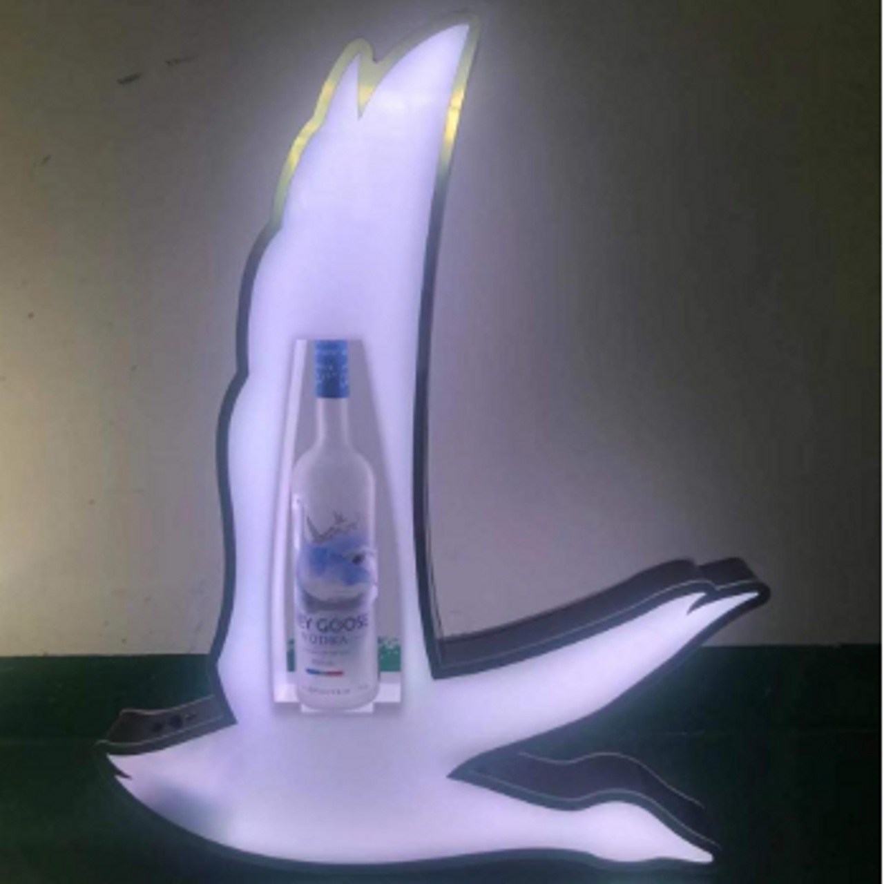 BOTTLE PRESENTER GREY GOOSE