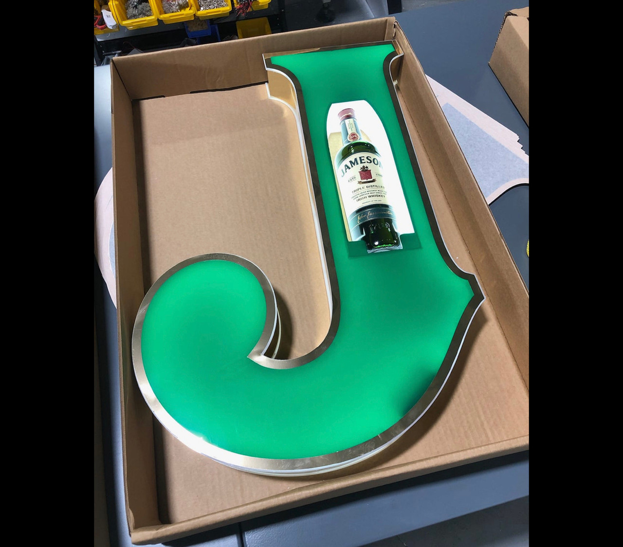 JAMESON BOTTLE PRESENTER