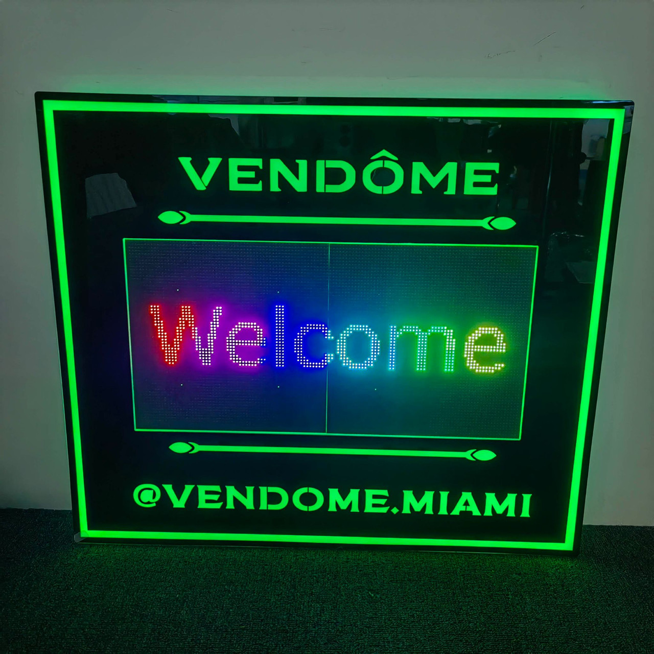 DIGITAL L.E.D SCREEN MESSAGE BOARD - L.E.D SCREEN MARQUEE MESSAGE