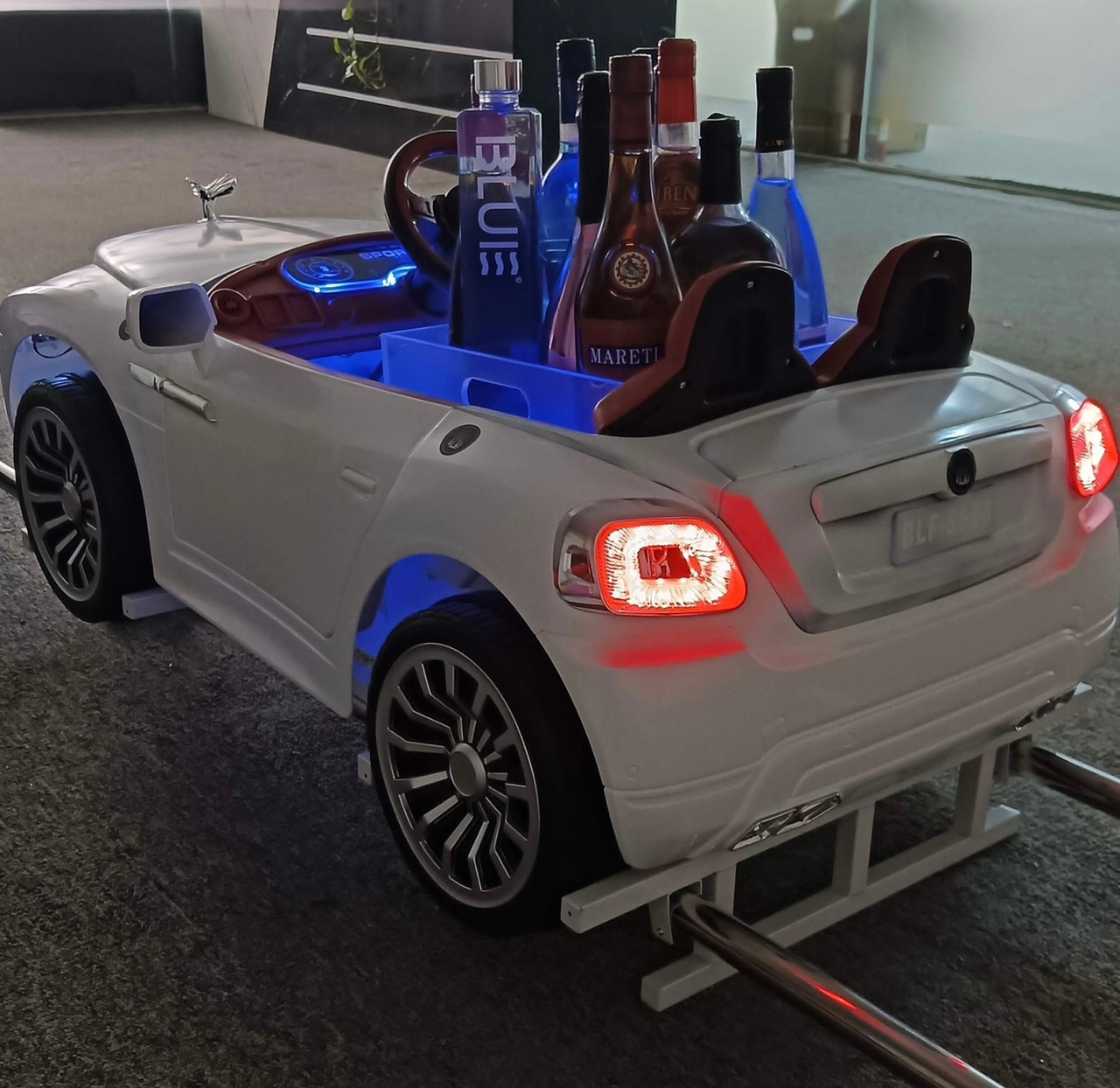 CAR BOTTLE PRESENTER - ROLLS ROYCE PHANTOM 