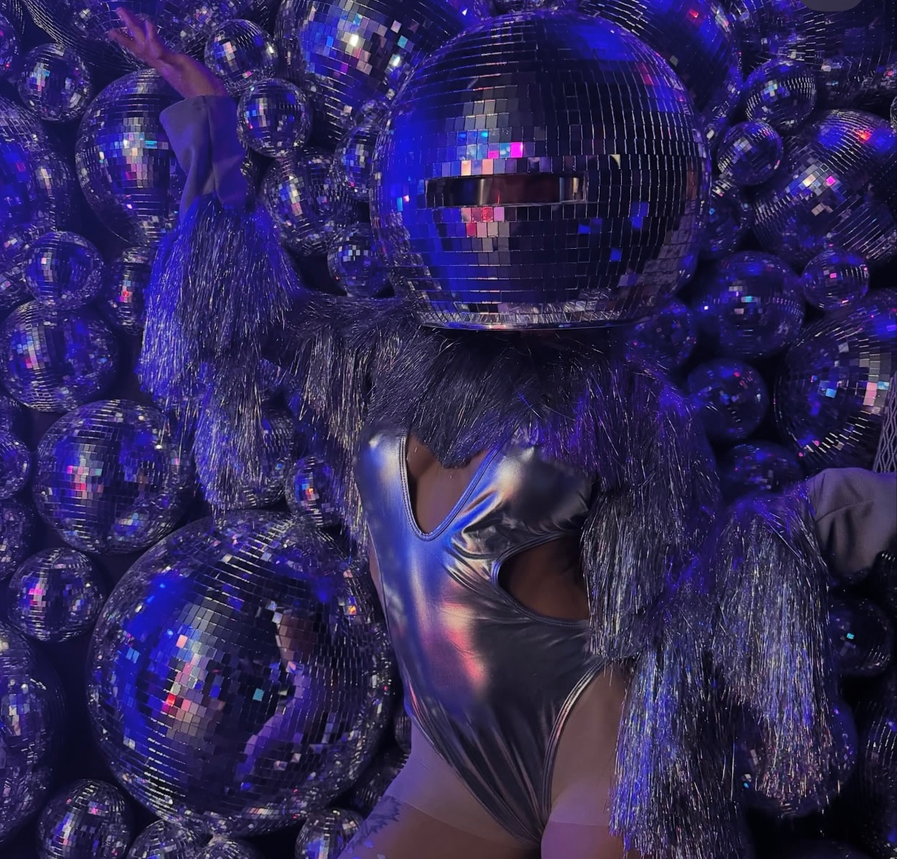 DISCO BALL HELMET FOR DANCERS