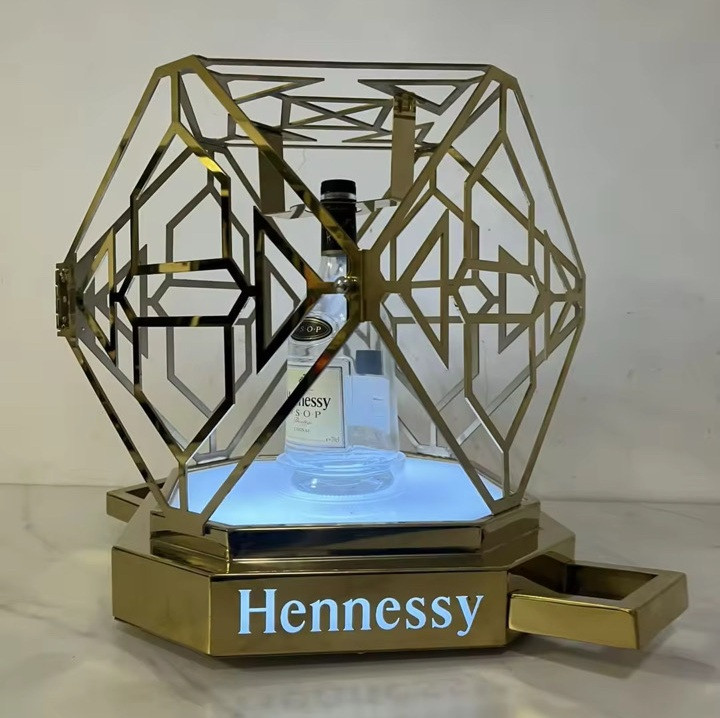 HENNESSY BOTTLE PRESENTER