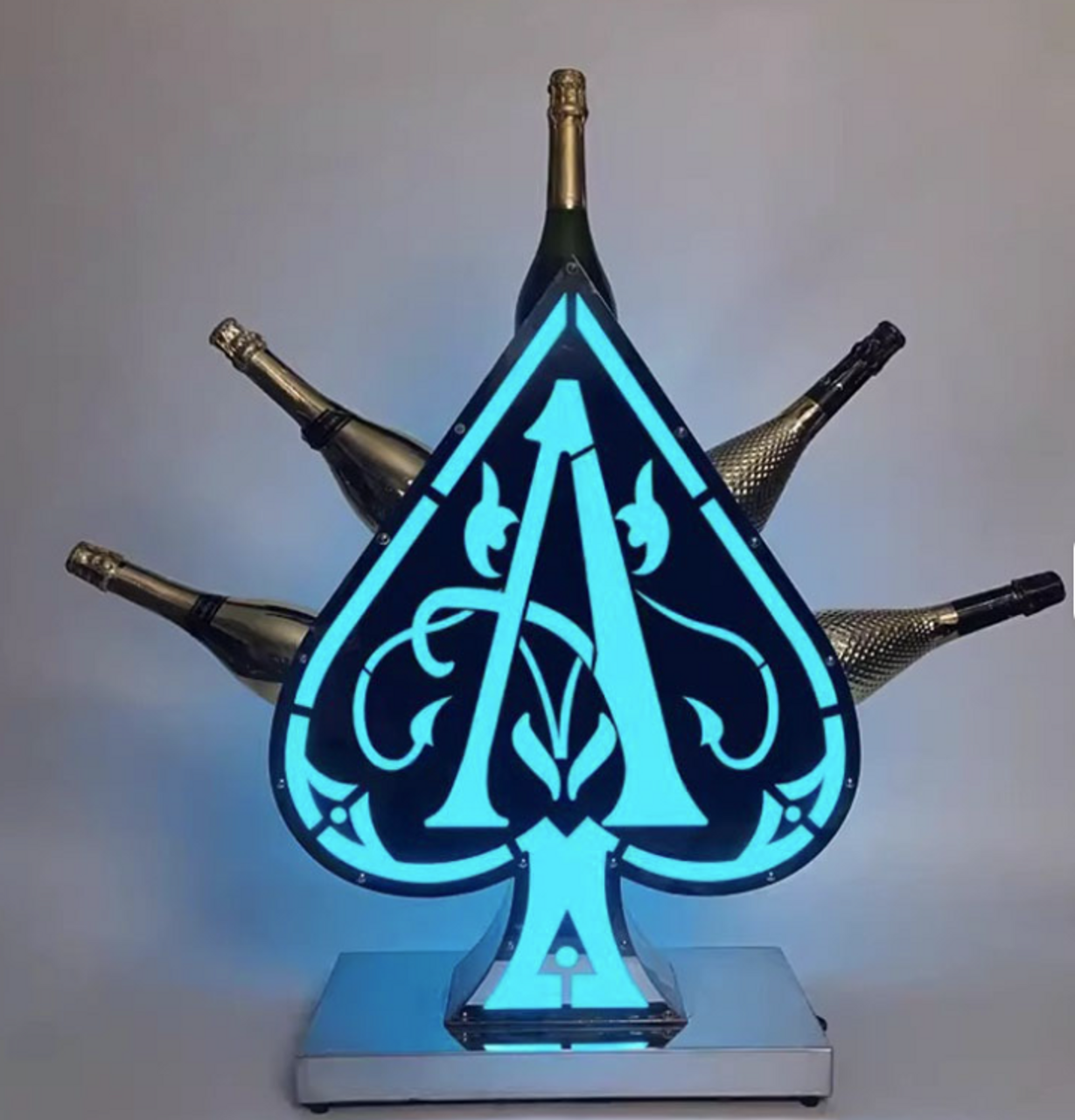 ACE OF SPADES BOTTLE PRESENTER ACE OF SPADES BOTTLE PRESENTER