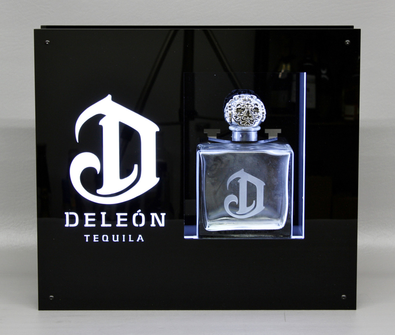 BOTTLE SERVICE PRESENTER