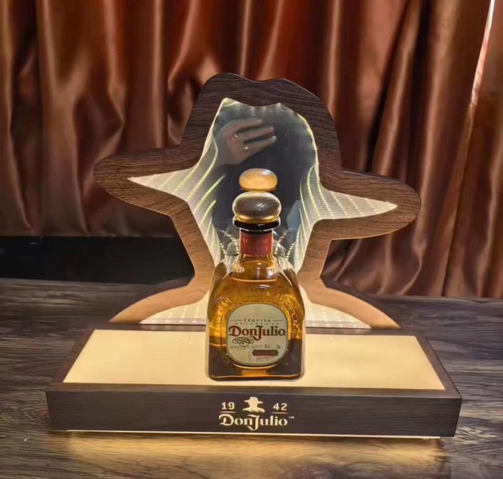 DON JULIO 1942 - BOTTLE PRESENTER