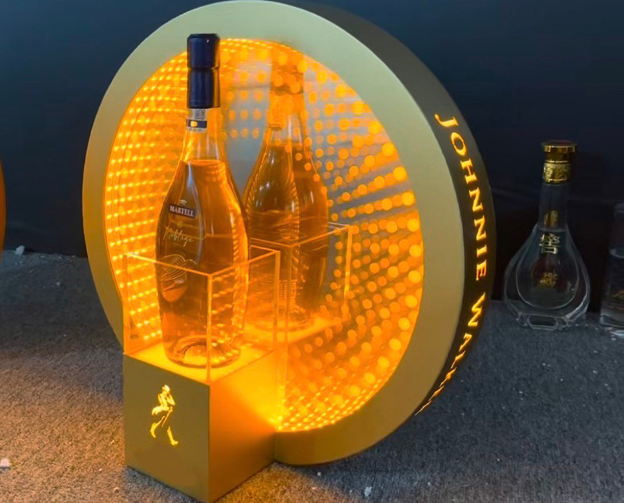 BLACK LABEL BOTTLE PRESENTERS