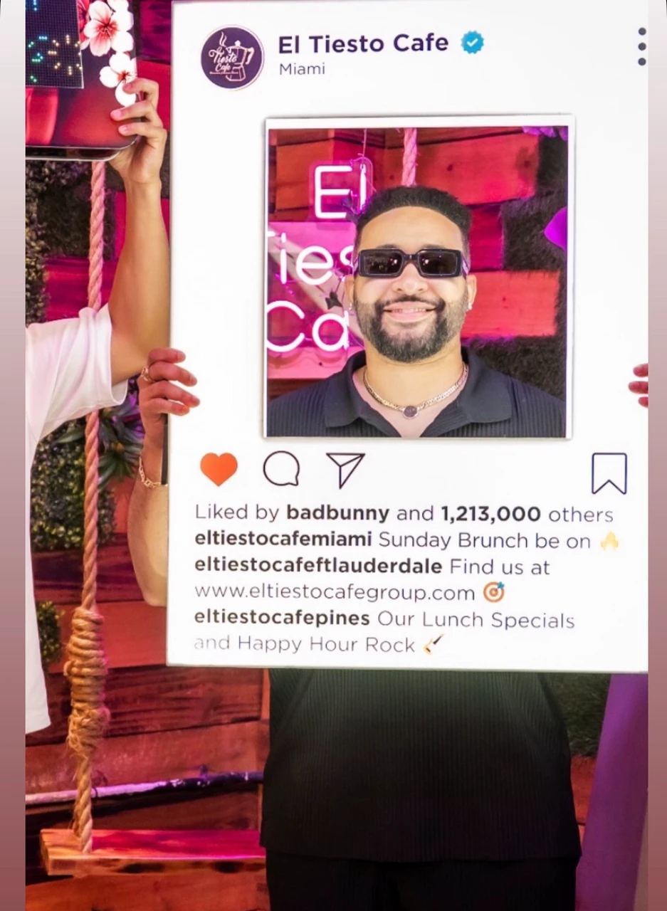 SOCIAL MEDIA LED SIGN - SOCIAL MEDIA CUSTOM LED SIGN