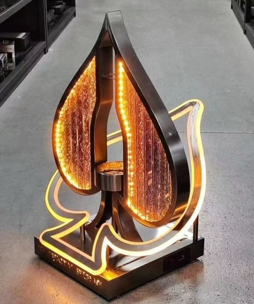 ACE OF SPADES BOTTLE PRESENTER ACE OF SPADES BOTTLE PRESENTER