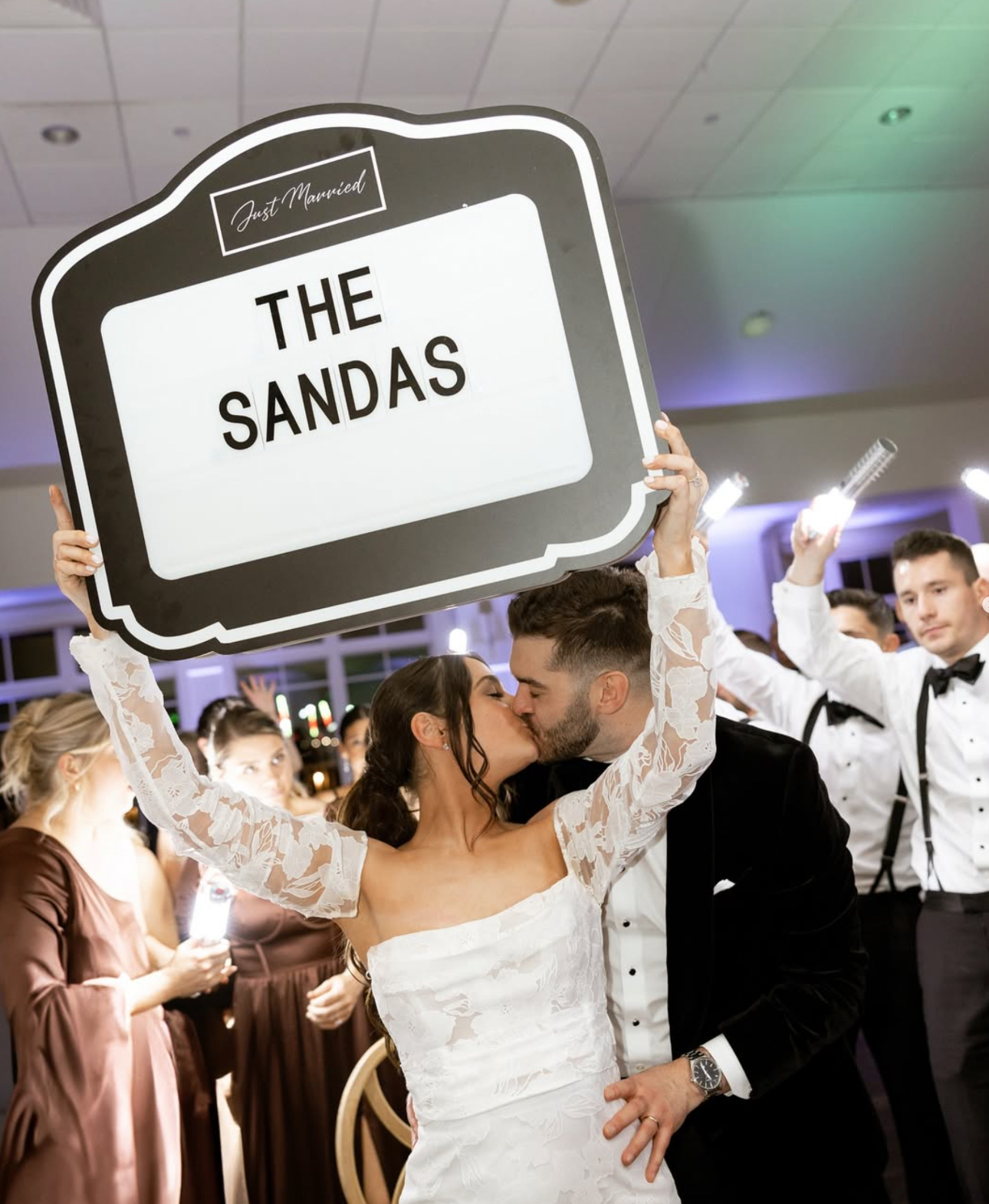 wedding-signs-wedding-message-boards-marquee-signs-led-signs-wedding-favors-message-boards.jpg