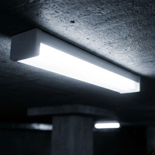 Emergency Batten Light 620mm Polycarb Guard Industrial Grade Maintained/Non-Maintained