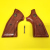 Taurus 66 Grips with Screw .357 Mag Taurus 66 Grips with Screw .357 Mag