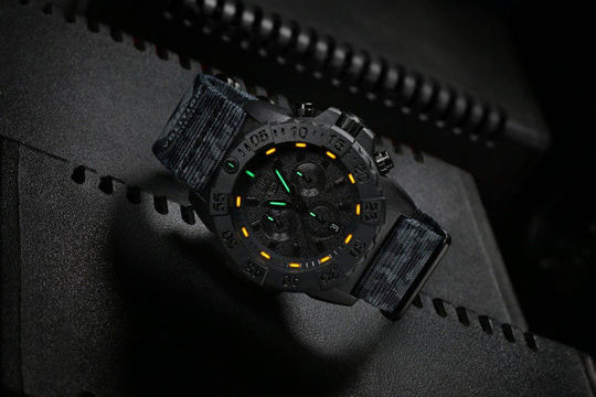 Luminox Navy SEAL Blackout Herrenuhr - Taucheruhr 45mm Schwarz 200m Wasserdicht