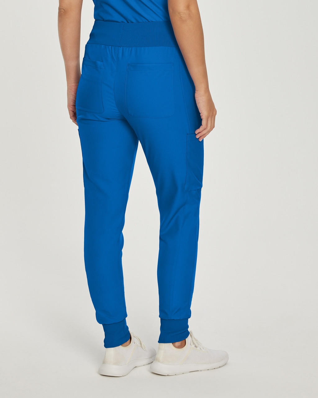 Women's Landau Forward Jogger Scrub Pants in Petite Length – BodyMoves  Scrubs Boutique