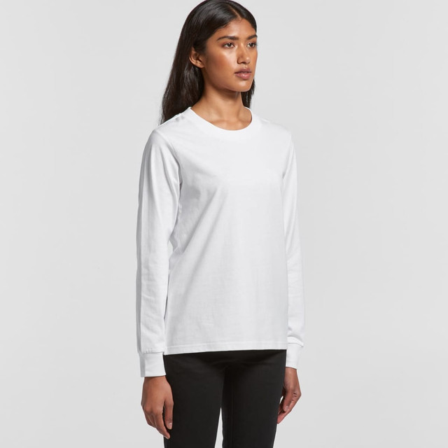 A white long-sleeve T-shirt displayed on a model, featuring a simple design and a logo.
