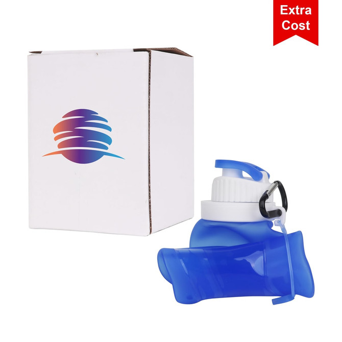 A drink bottle in blue silicone, collapsible design, next to a white box with a logo.