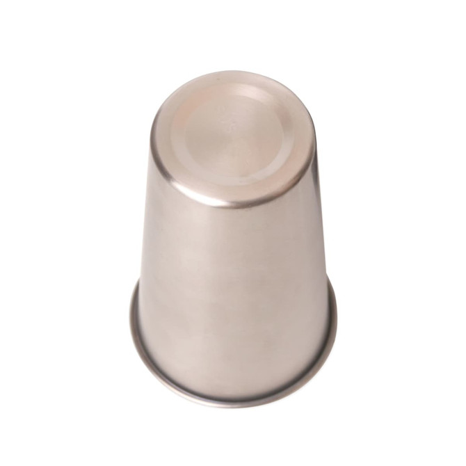 A stainless steel cup with a polished finish, featuring a small logo and measuring 500ml in capacity.