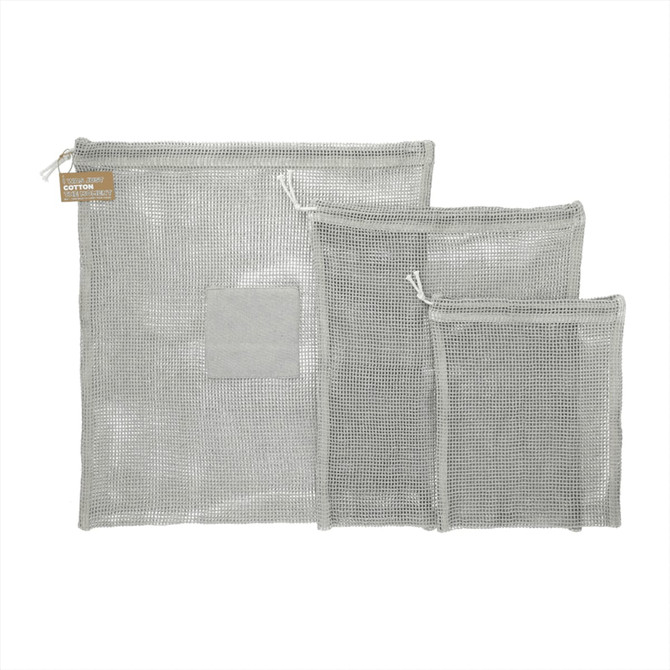 A set of three recycled cotton mesh cinch pouches in light grey, featuring a logo on one pouch.