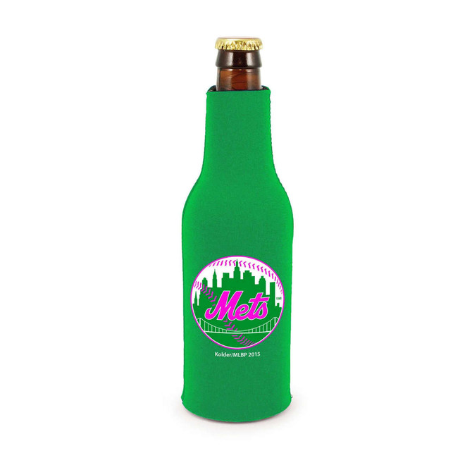 A drink bottle cooler in green with a logo featuring a baseball theme and the word "Mets".