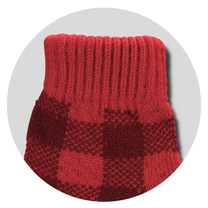 Knitted gloves in red and dark red checkered pattern, featuring a ribbed cuff. Includes a logo.