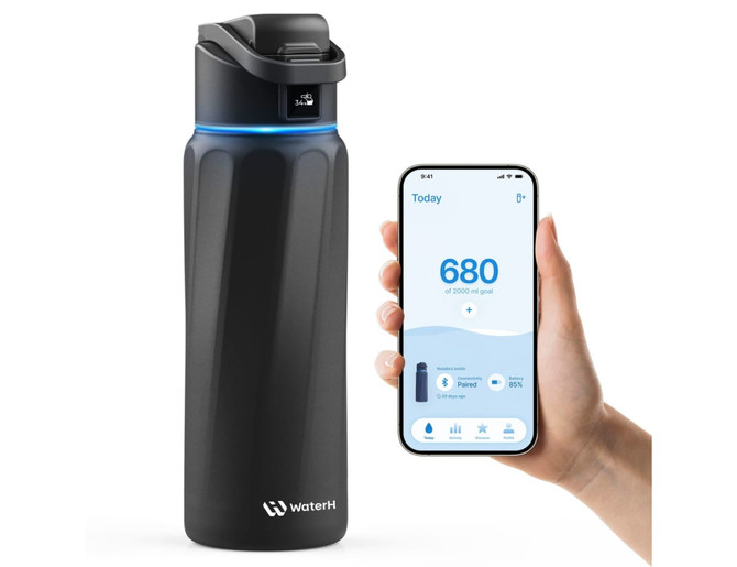 A drink bottle in black with a blue light indicator, alongside a smartphone displaying hydration statistics.