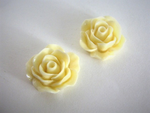 Opaque cream 17mm rose flower resin cabochon