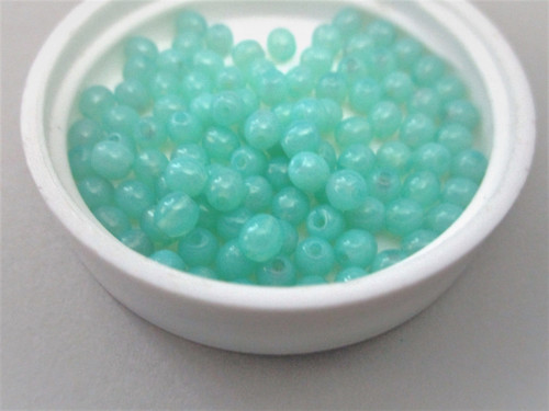 Green opal 4mm round druk Czech glass beads