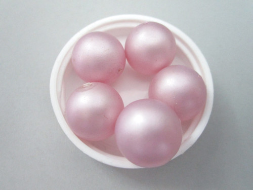 Light purple 18mm round vintage plastic pearl beads