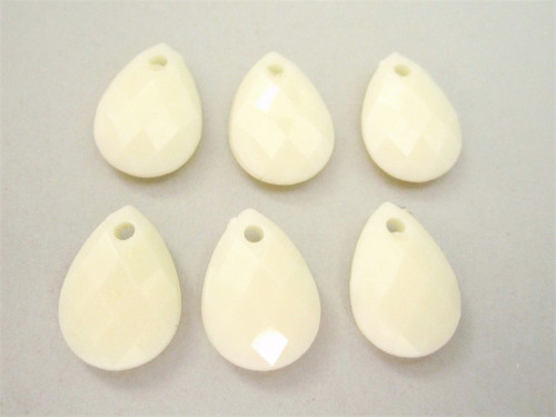 Beige 13x18mm faceted teardrop acrylic beads