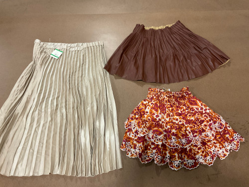 39 Unit Lot (SKU#: AB1550) Elie Tahari, Nike, Anne Klein, One, Jones & Co, Steve Madden, d.jeans, Nicole Miller and more