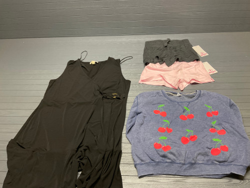 48 Unit Lot (SKU#: AB1709) Tahari, Monteau, Sim & Sam, WeWoreWhat, Cynthia Rowley, Monteau, Max Studio, CeCe, Jane + Delancey, Tommy Bahama, Truth, Taylor, and more