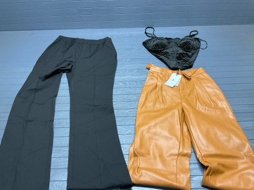 36 Unit Lot (SKU#: AB1898) House of Harlow, Cyrus, 7 For All Mankind, Tommy Hilfiger, Yoga Lucious, Buffalo, Under Armour, Halston, NSR, Hurley, Levi's, Adidas, Japna, Kennith Cole, Chaps, Nike, and more