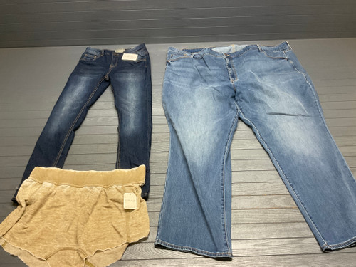 40 Unit Lot (SKU#: AB2013) Free People Intimately, Tahari Girl, Nine West, Joie, Nicole Miller, Beyond Control, Rachel Zoe, Tommy Hilfiger,  DKNY, Jordan, Levis,  Nicole Miller, Magicsuit, Lucky Brand, Solitaire, Rose + Olive and more