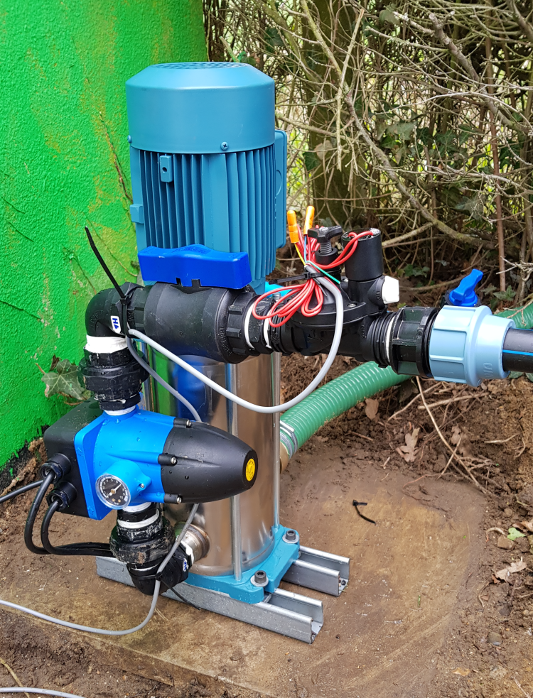 Bowling green 4 Sprinkler with remote hoses watering system automatic