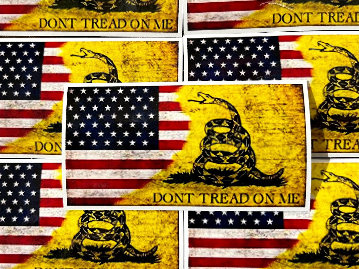 Dont Tread On Me Stickers Dont Tread On Me Gadsden Flag Distressed American USA US Flag Truck Tailgate Vinyl Decal Compatible Pickup Trucks 1776 Betsy Ross Flag Decal 11 X 20 Copper - Foto 3