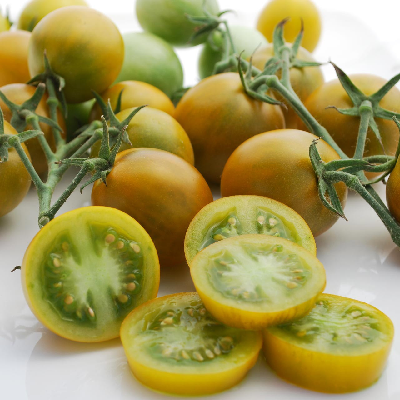 Emerald Green Cherry Tomato (Solanum lycopersicum) Indeterminate