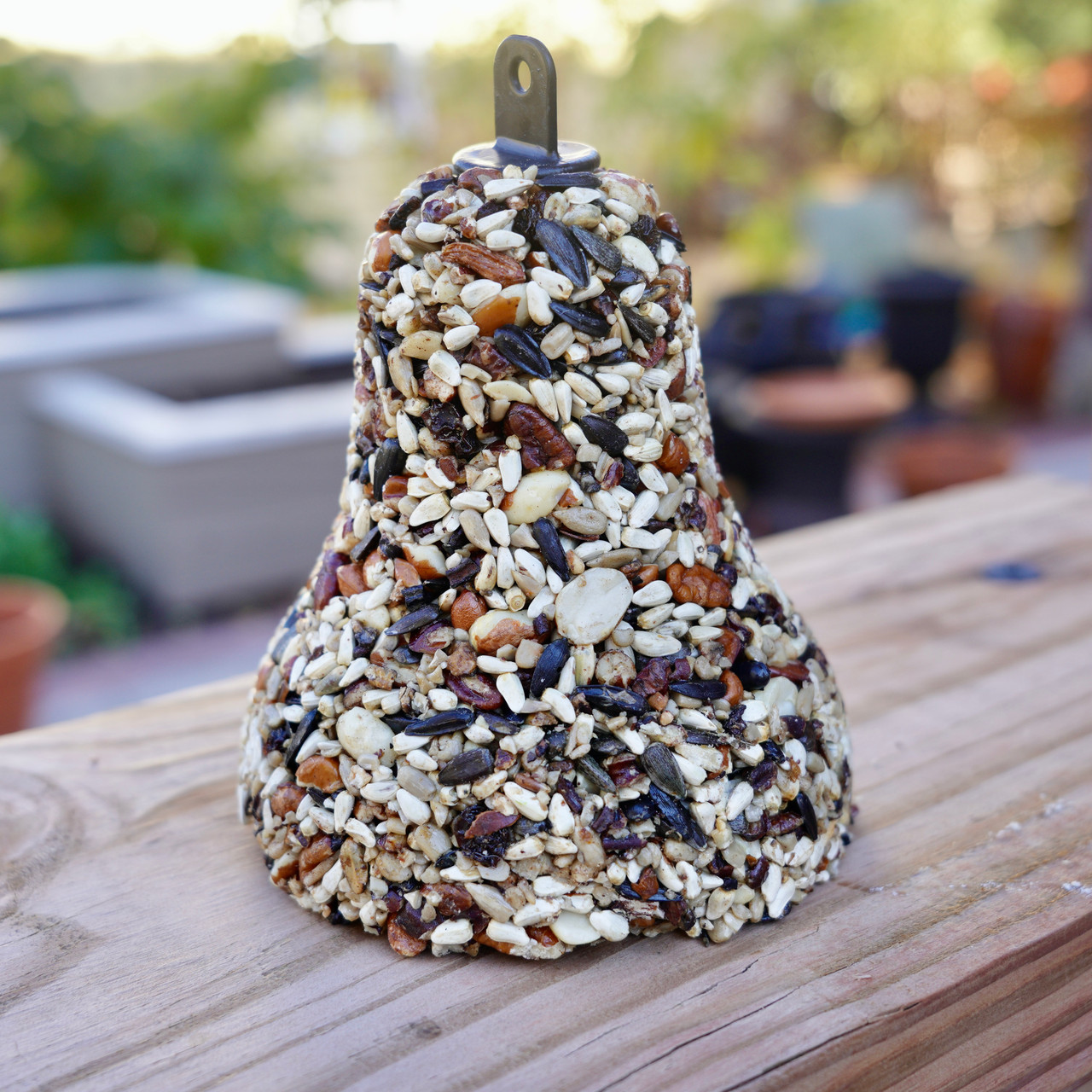 Mr. Bird All Season Fruit & Nut Seed Bell