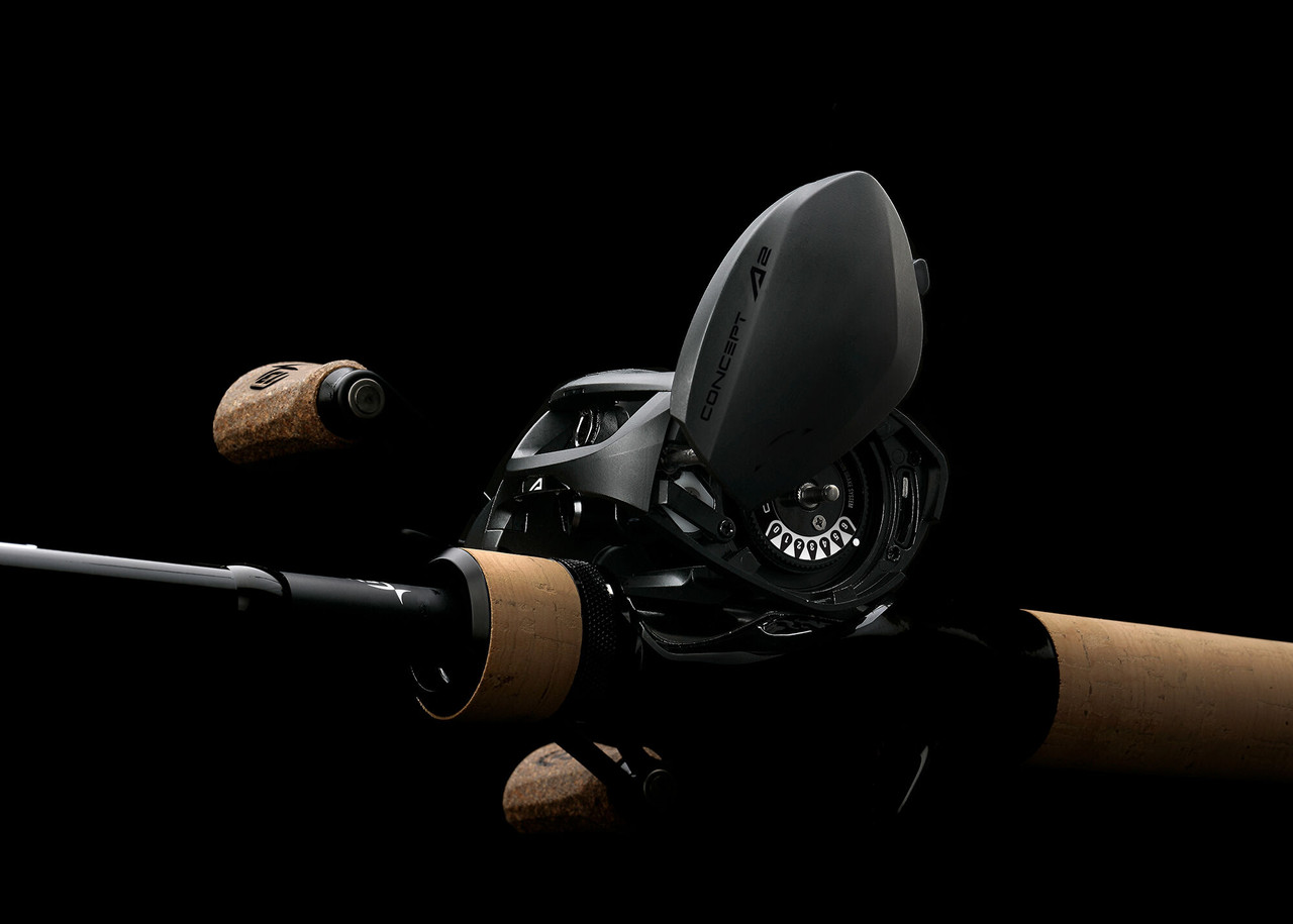 13 Fishing - Concept A2 Baitcast Reel Right Handed / 5.6:1