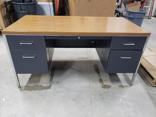 Steelcase Vintage Mid Century 30D x 60W Metal Desk with Chrome Legs

Sets of Drawers on both sides and a center drawer.
