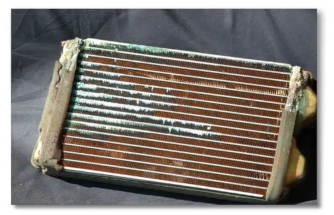 Symptoms of a Bad Heater Core on a Semi Truck