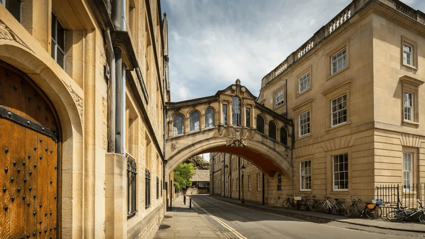 Hertford College Oxford: History, The Bridge of Sighs & Famous Alumni