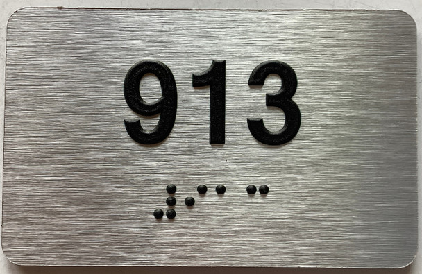 apartment number 913 sign