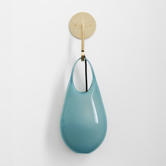 Hold 18 Sconce