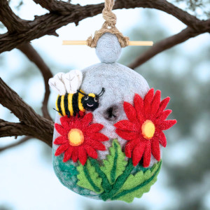 Bumble Bee Birdhouse