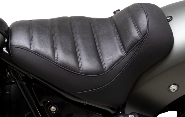 Mustang 88200 Runaround Seat - Solo - Black - Tuck-n-Roll - Chief 22-24
