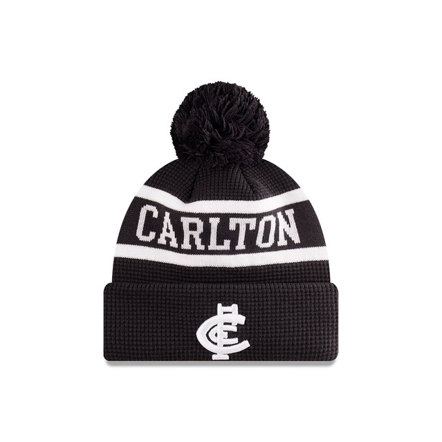 Front view of the 2025 Carlton New Era Media Knit beanie.