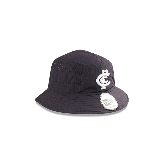Angled back view of the 2025 Carlton New Era Sports Bucket hat.