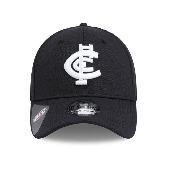 Front view of the Carlton New Era Core Navy 39THIRTY fitted cap.